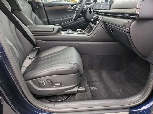 2025 Genesis GV80 2.5T Select AWD