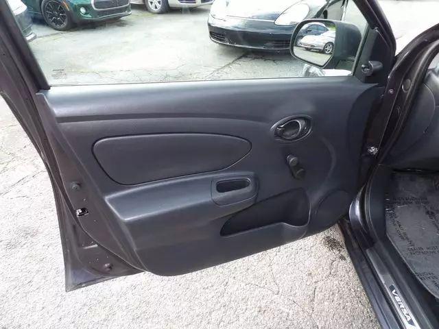 2015 Nissan Versa 1.6 S+