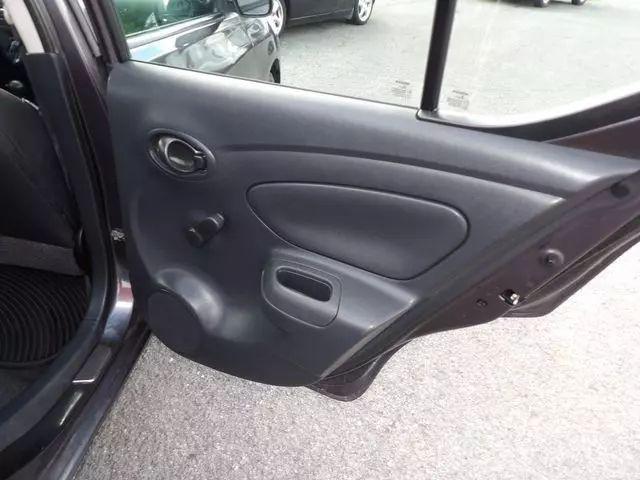 2015 Nissan Versa 1.6 S+
