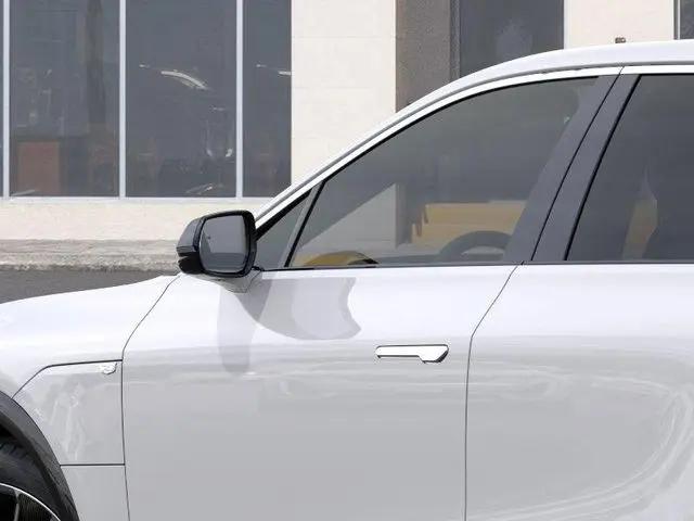 2025 Cadillac iQ Luxury w/1SE
