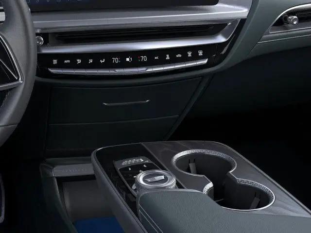 2025 Cadillac iQ Luxury w/1SE