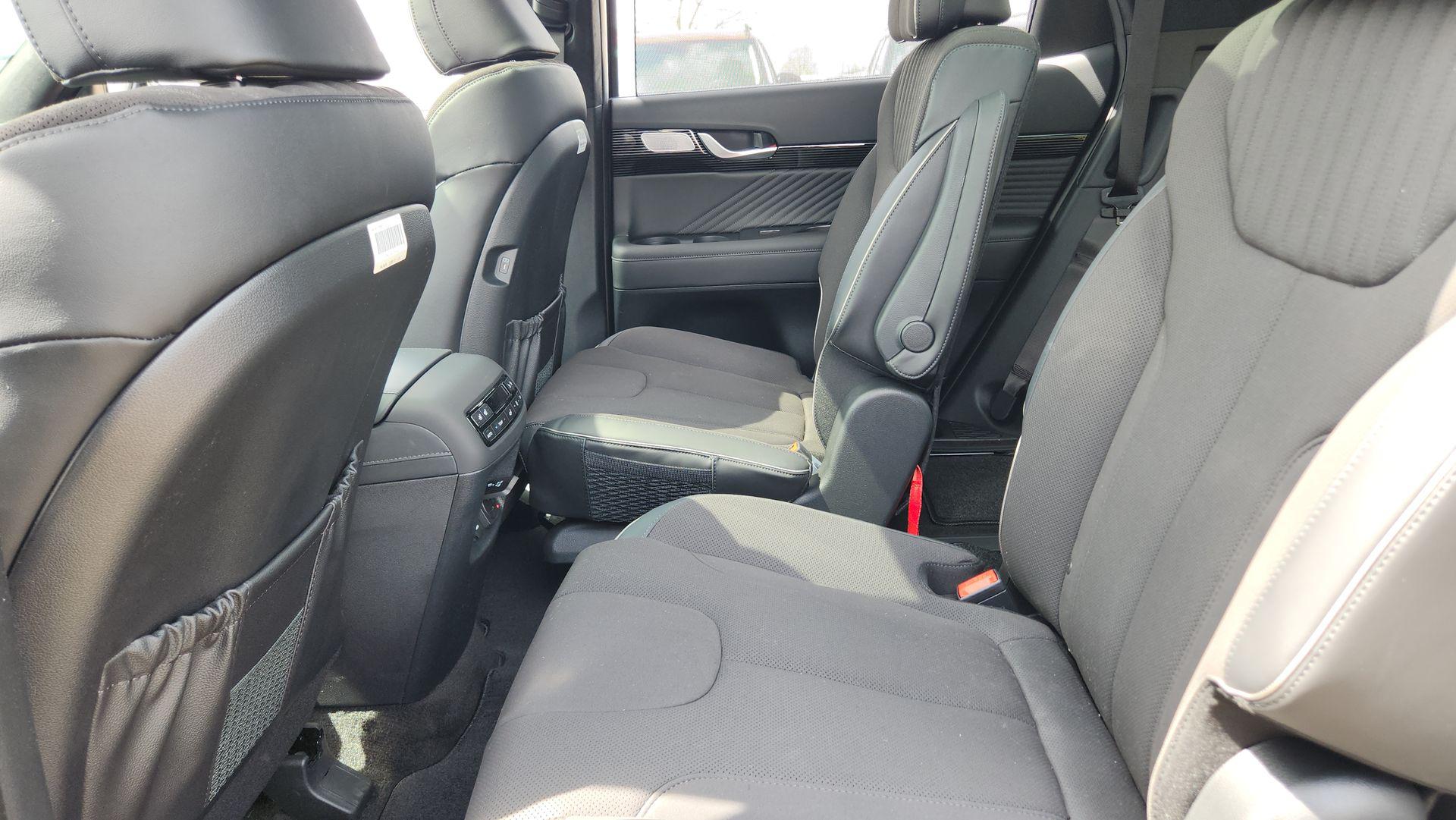 2025 Hyundai Palisade Calligraphy Night Edition - Photo 26