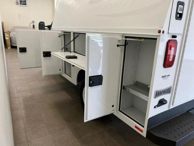 2025 Ford E-350 Cutaway E-350 SRW 138 WB