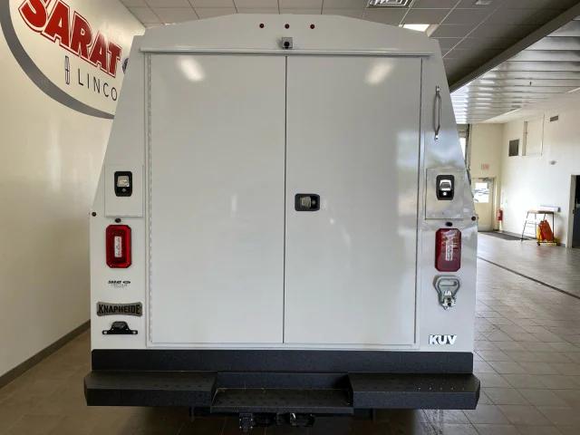 2025 Ford E-350 Cutaway E-350 SRW 138 WB