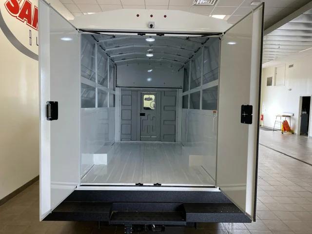 2025 Ford E-350 Cutaway E-350 SRW 138 WB