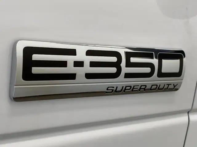 2025 Ford E-350 Cutaway E-350 SRW 138 WB