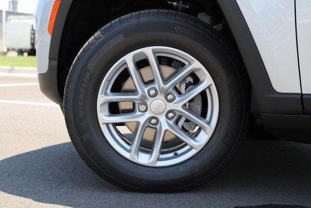 2025 Jeep Grand Cherokee GRAND CHEROKEE LAREDO X 4X4