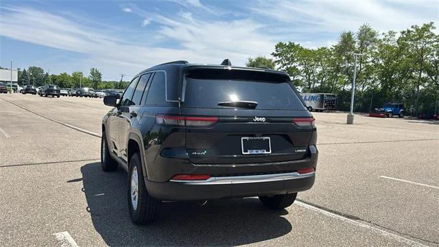 2025 Jeep Grand Cherokee GRAND CHEROKEE LAREDO 4X4