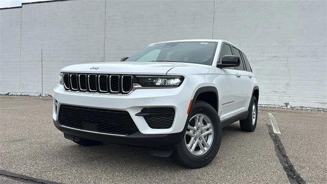 2025 Jeep Grand Cherokee GRAND CHEROKEE LAREDO 4X4