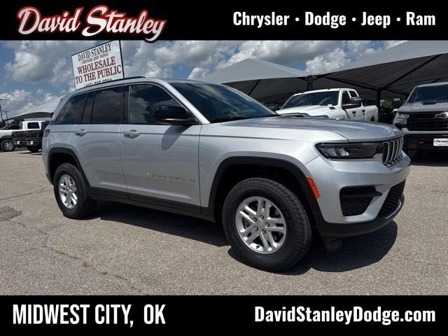 2025 Jeep Grand Cherokee GRAND CHEROKEE LAREDO 4X4