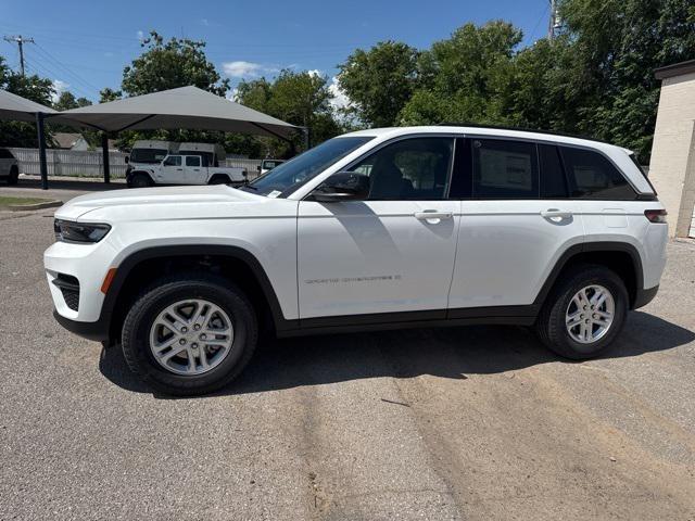 2025 Jeep Grand Cherokee GRAND CHEROKEE LAREDO 4X4