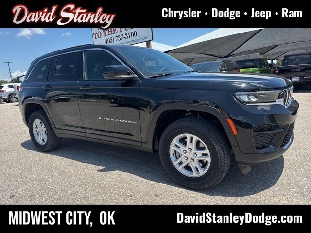 2025 Jeep Grand Cherokee GRAND CHEROKEE LAREDO 4X4