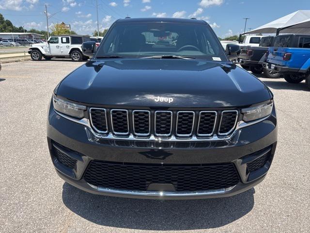 2025 Jeep Grand Cherokee GRAND CHEROKEE LAREDO 4X4