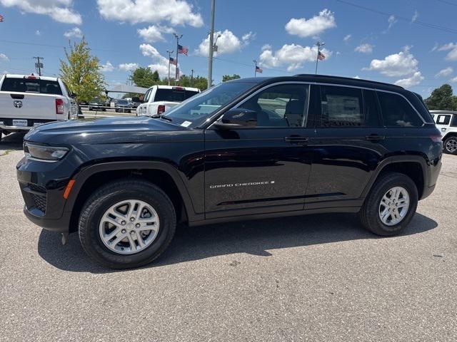 2025 Jeep Grand Cherokee GRAND CHEROKEE LAREDO 4X4