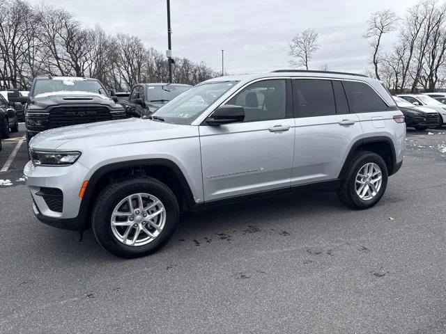 2025 Jeep Grand Cherokee GRAND CHEROKEE LAREDO X 4X4