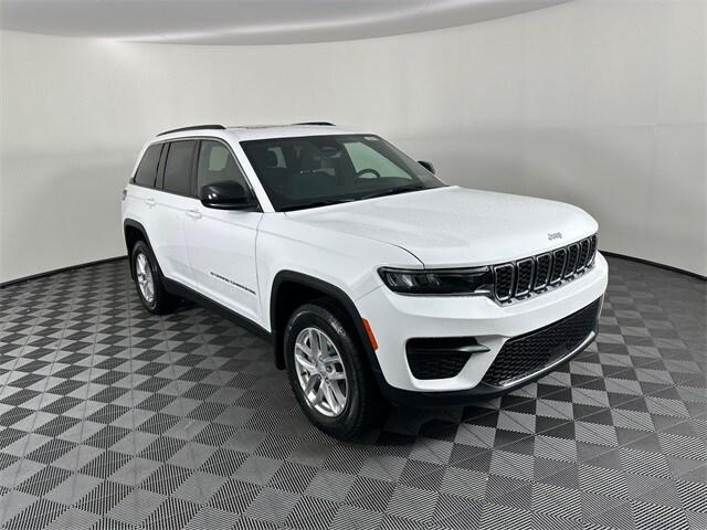 2025 Jeep Grand Cherokee GRAND CHEROKEE LAREDO X 4X4