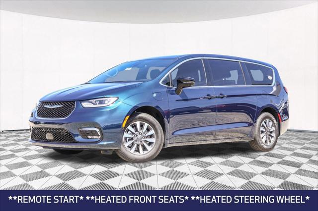 New 2025 Chrysler Pacifica Hybrid Select New 2025 Chrysler Pacifica Hybrid Select