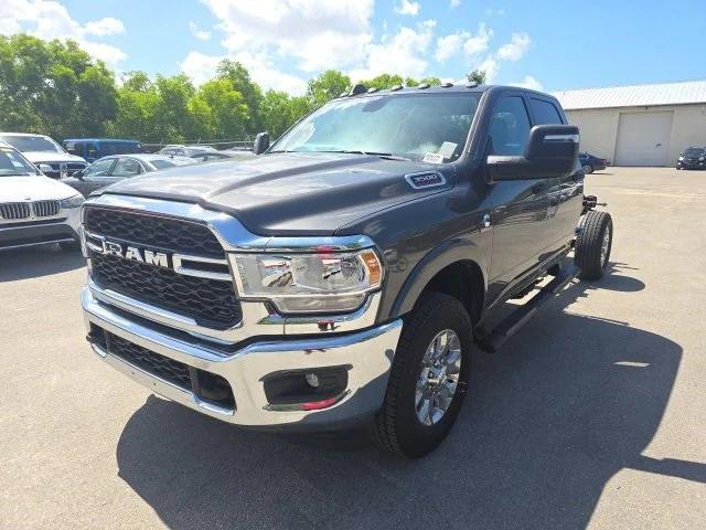 2023 RAM 3500 Chassis Tradesman/SLT/Laramie/Limited