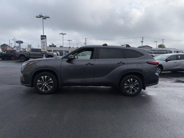 2022 Toyota Highlander Hybrid XLE