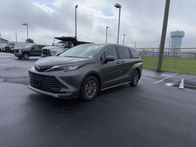 2023 Toyota Sienna XLE