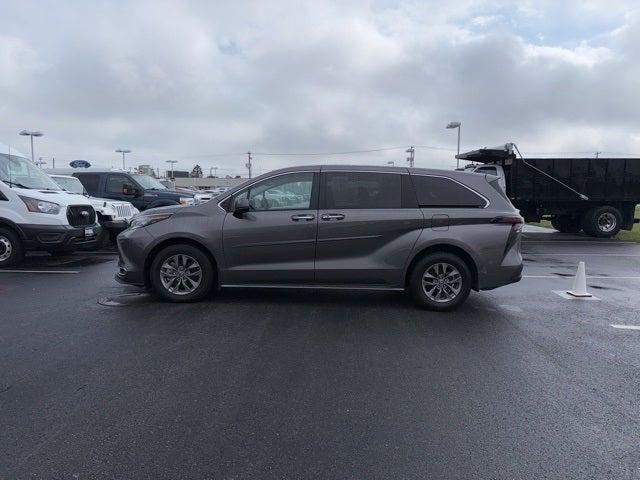 2023 Toyota Sienna XLE