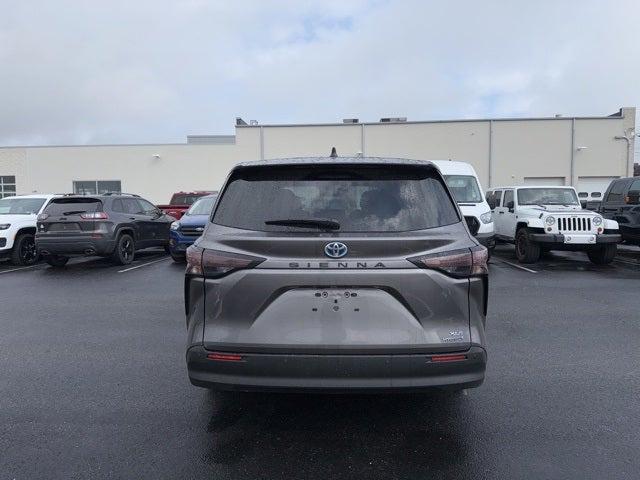 2023 Toyota Sienna XLE