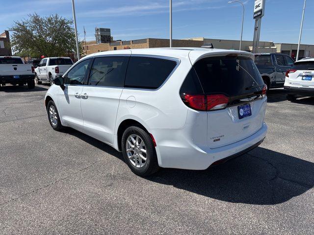 2025 Chrysler Voyager VOYAGER LX