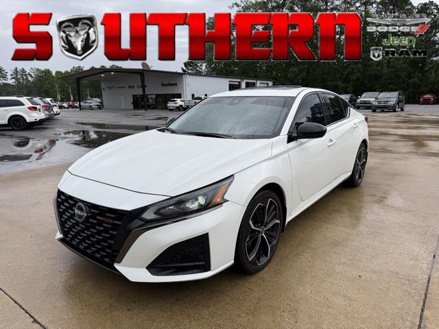 2023 Nissan Altima SR FWD