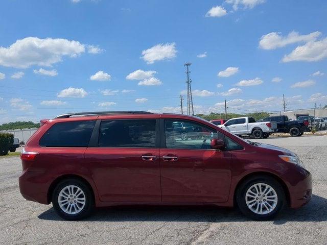 2016 Toyota Sienna XLE Premium 8 Passenger