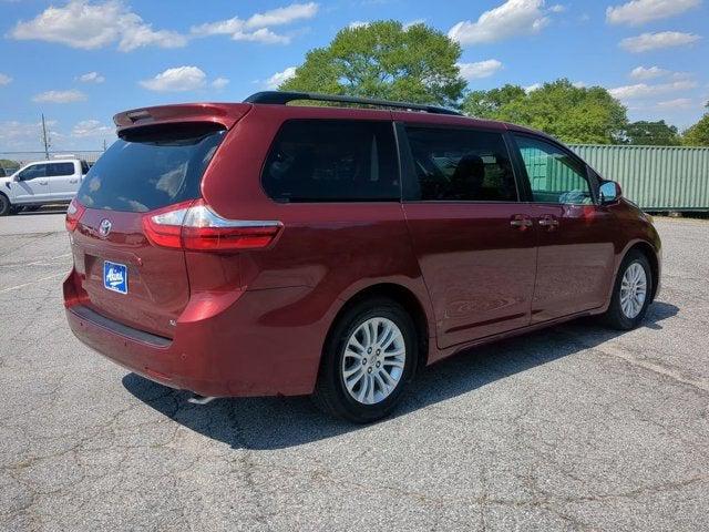 2016 Toyota Sienna XLE Premium 8 Passenger