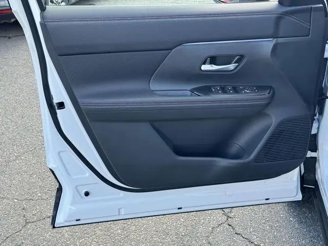 2025 Nissan Kicks SR Intelligent AWD
