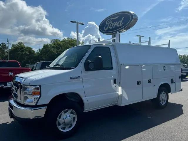 2025 Ford E-350 Cutaway E-Series Cutaway for sale in Morehead City, NC