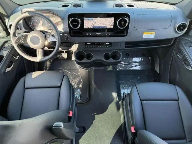 2025 Mercedes-Benz Sprinter 2500 Standard Roof 4-Cyl Diesel HO Select