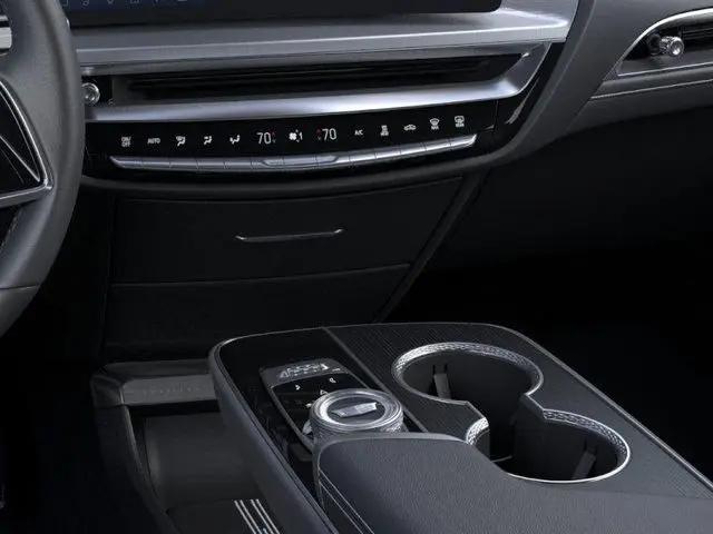 2025 Cadillac iQ Luxury w/1SE
