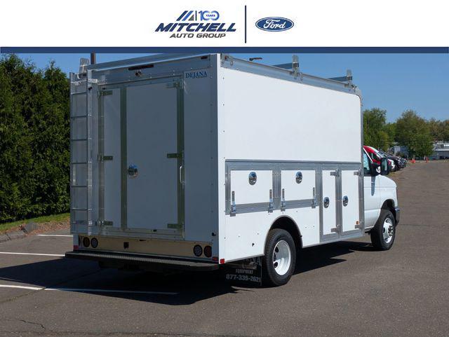 2026 Ford E-350 Cutaway Base