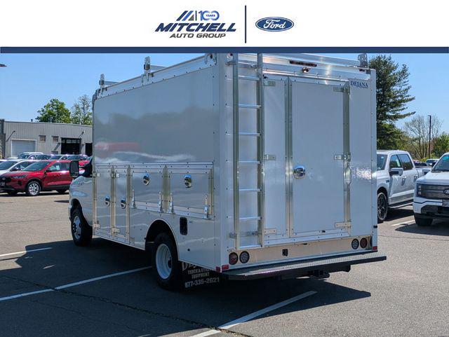 2026 Ford E-350 Cutaway Base