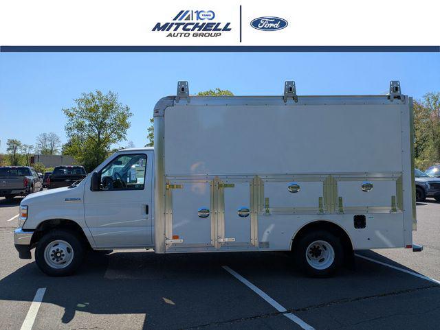 2026 Ford E-350 Cutaway Base