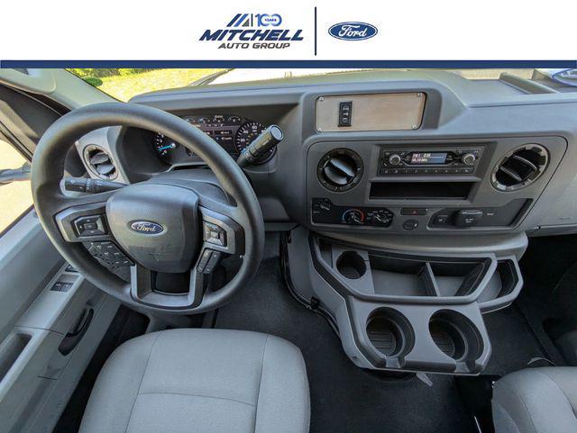 2026 Ford E-350 Cutaway Base