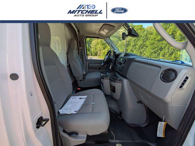 2026 Ford E-350 Cutaway Base