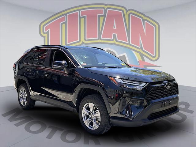 2025 Toyota RAV4 Hybrid XLE [5]