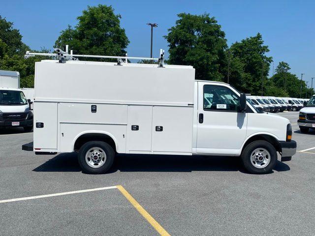 2024 GMC Savana Cutaway Work Van