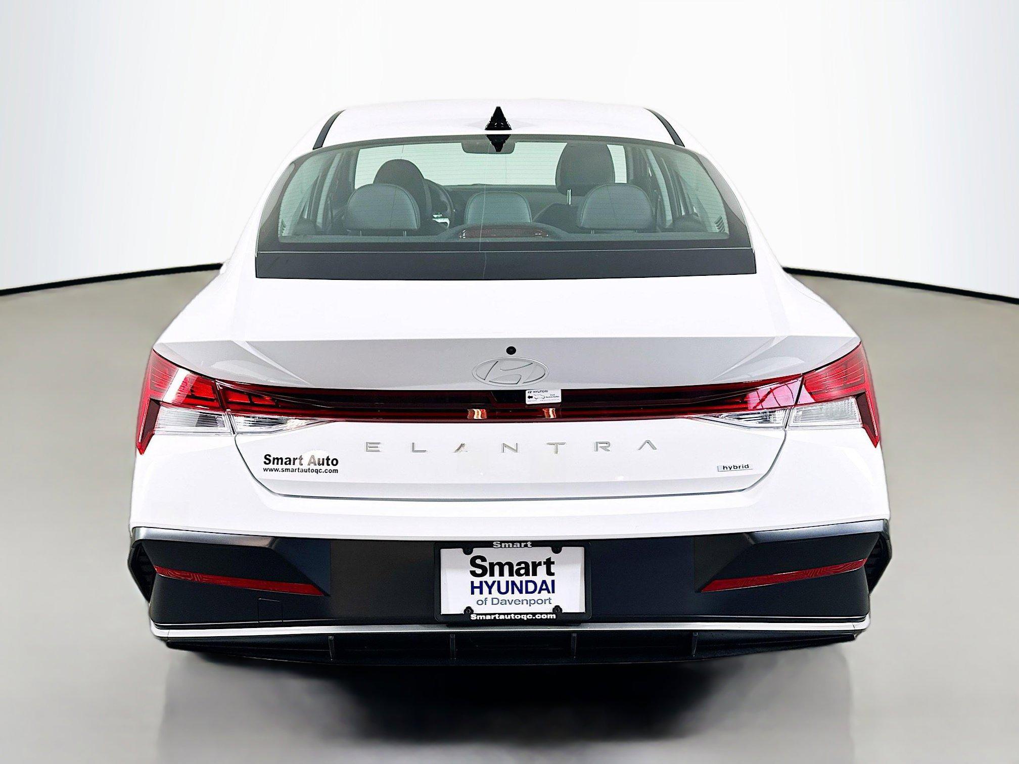 2025 Hyundai Elantra Limited - Photo 6