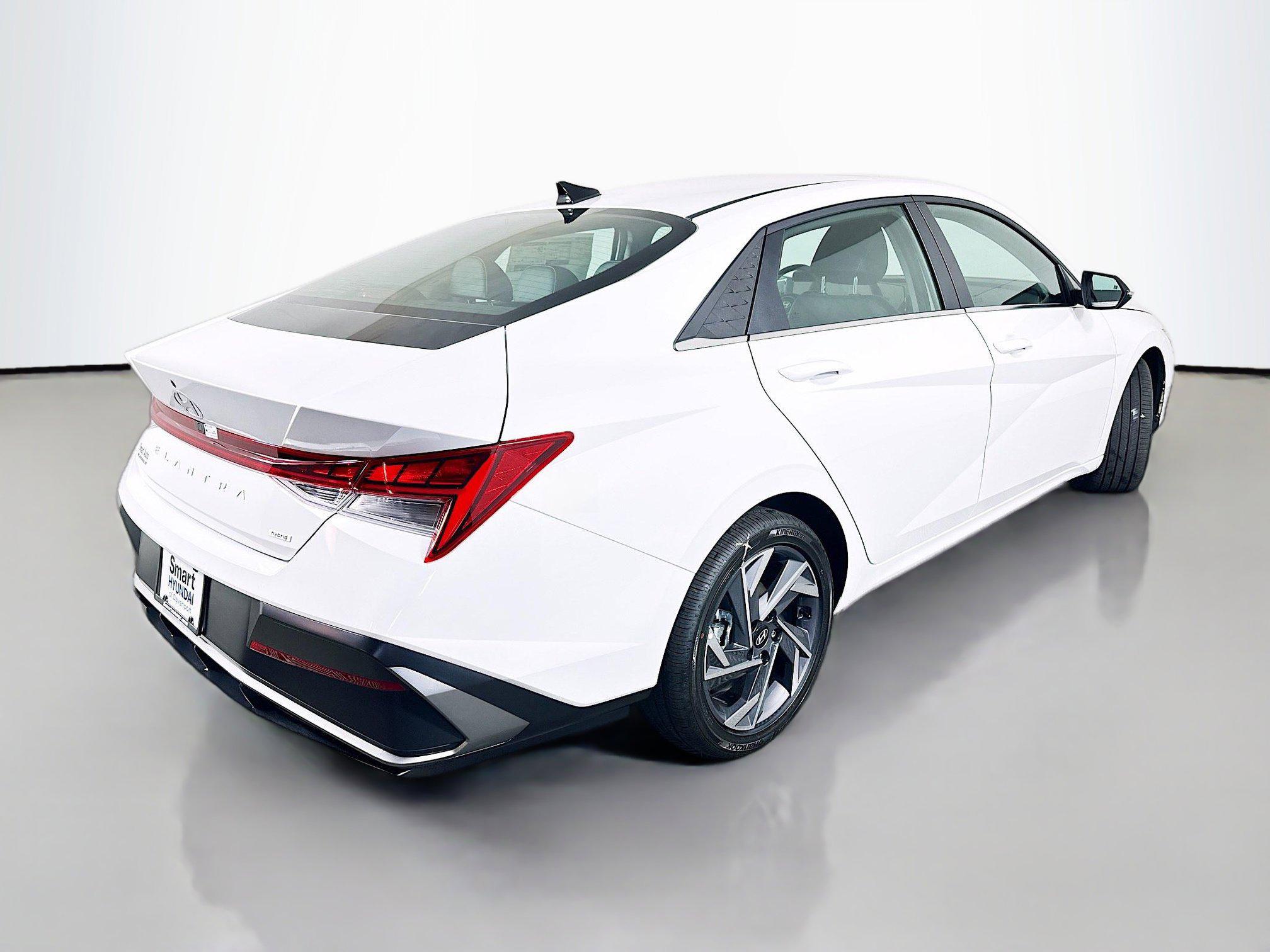 2025 Hyundai Elantra Limited - Photo 7