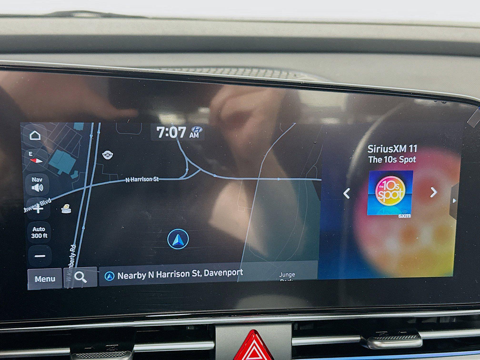 2025 Hyundai Elantra Limited - Photo 13