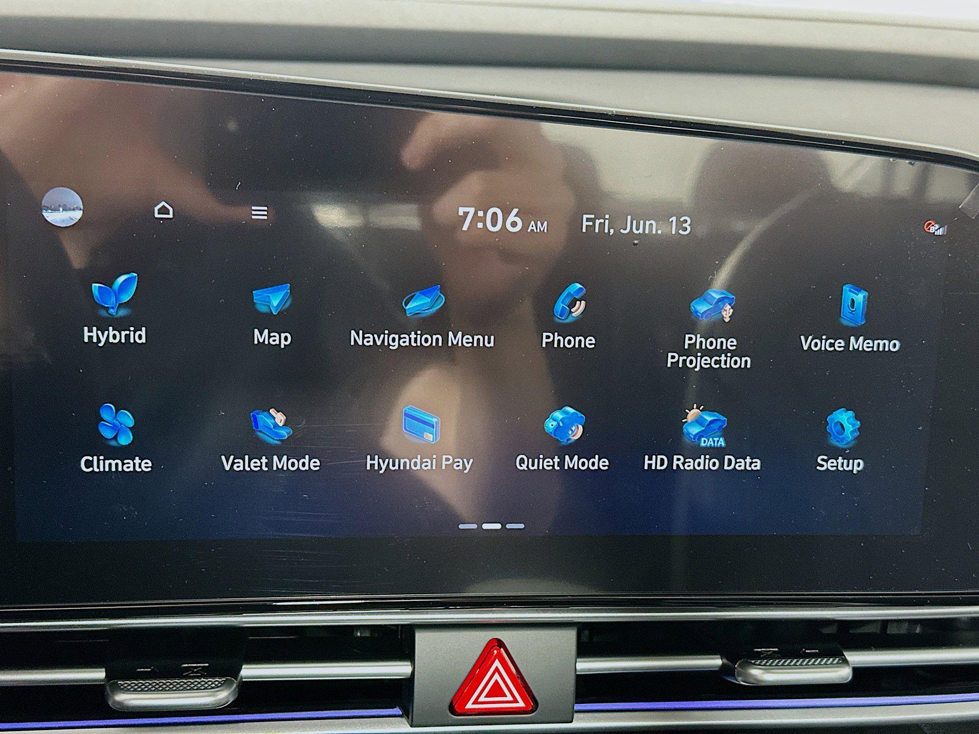 2025 Hyundai Elantra Limited - Photo 15