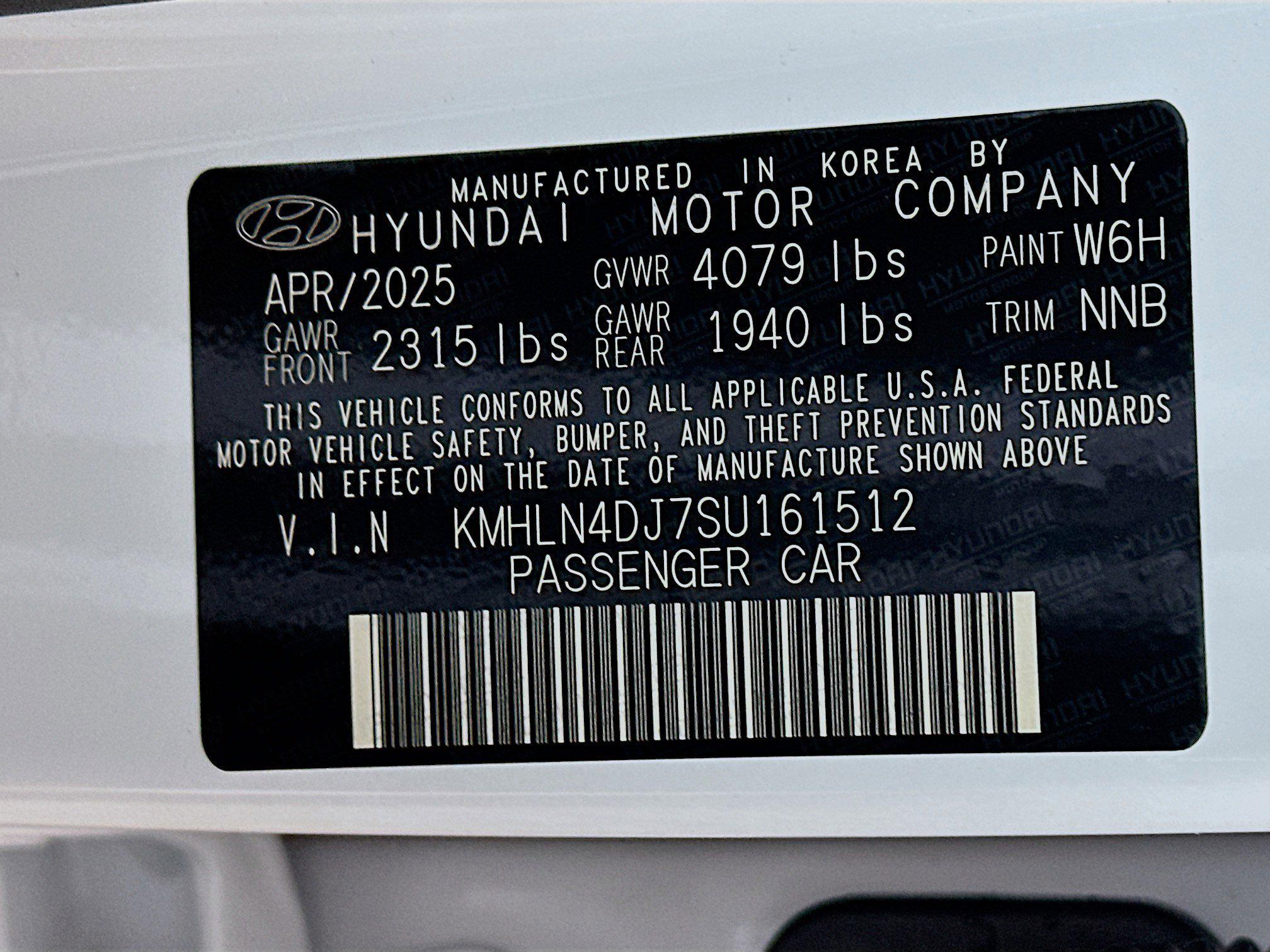 2025 Hyundai Elantra Limited - Photo 32
