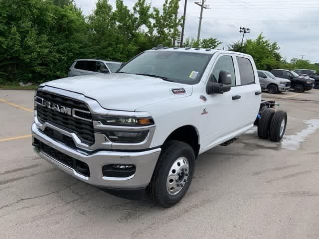 2025 RAM Ram 3500 Chassis Cab RAM 3500 TRADESMAN CREW CAB CHASSIS 4X4 60 CA