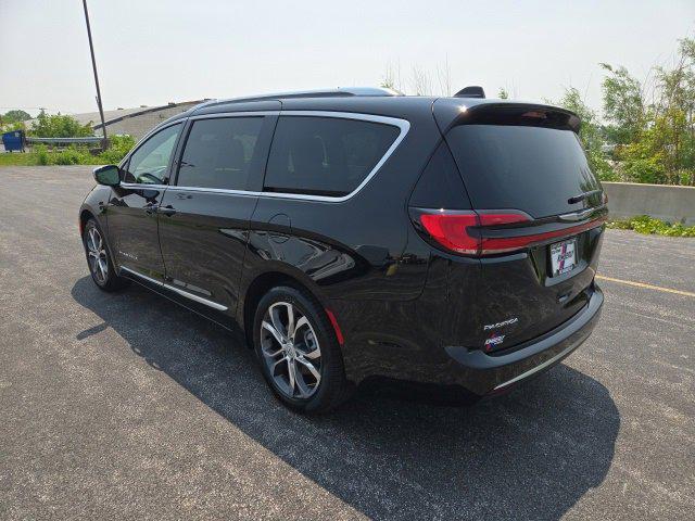 2025 Chrysler Pacifica PACIFICA PINNACLE