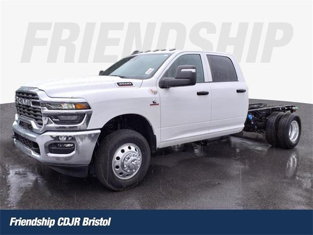 2025 RAM Ram 3500 Chassis Cab RAM 3500 TRADESMAN CREW CAB CHASSIS 4X4 60 CA