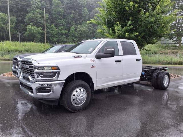 2025 RAM Ram 3500 Chassis Cab RAM 3500 TRADESMAN CREW CAB CHASSIS 4X4 60 CA